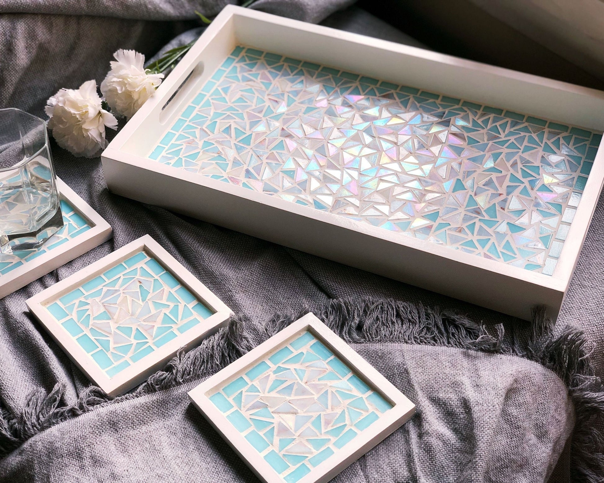 Mosaic Tray & Coaster Set with Shades of Turquoise, Aqua and Shimmering Pearl White embedded in a White-Painted Wooden Frame and Handle